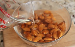 How-to-Blanch-Almonds-2
